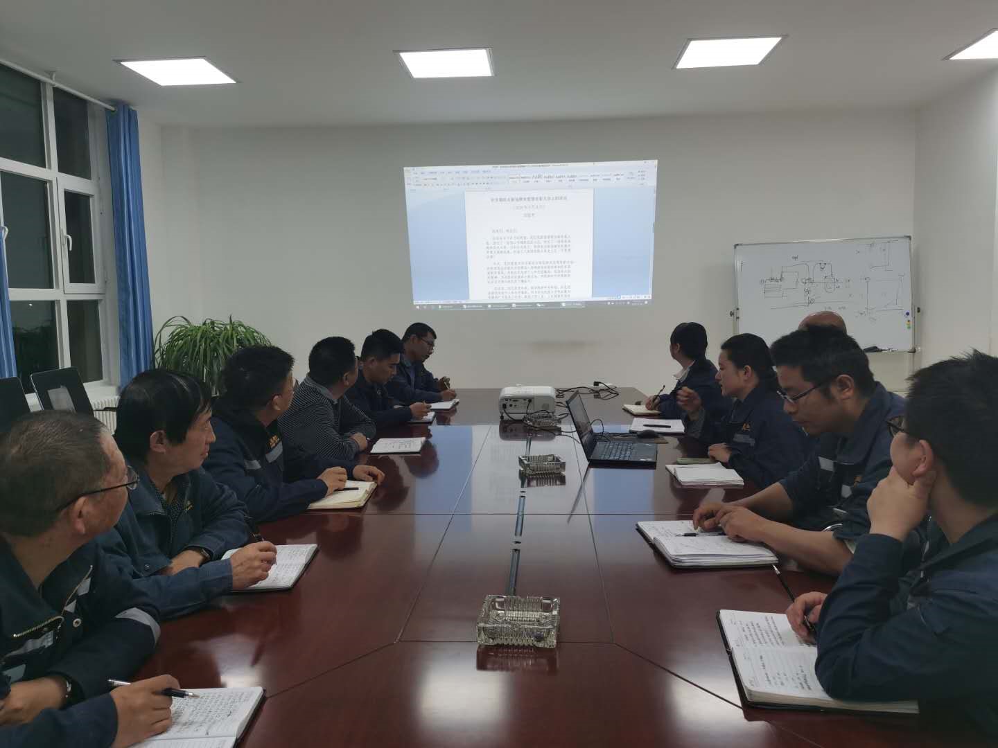 2021012215120427890b